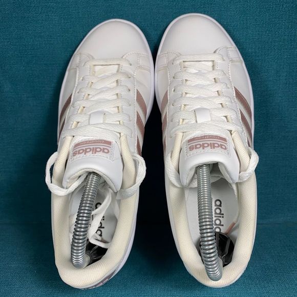 ❌SOLD❌Size 7.5 - Women’s Adidas Cloudfoam classic white Sneakers - Picture 7 of 9